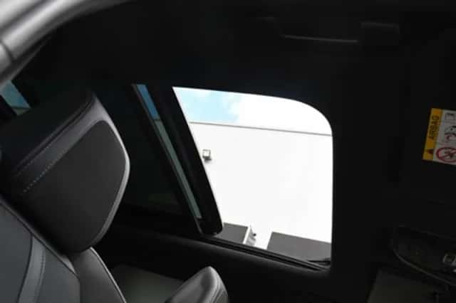 Peugeot 3008 (2023) thumbnail 11