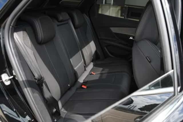 Peugeot 3008 (2023) thumbnail 13