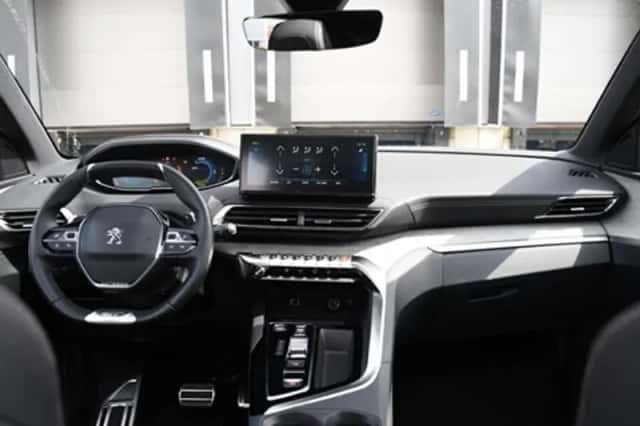 Peugeot 3008 (2023) thumbnail 15