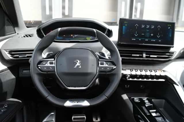 Peugeot 3008 (2023) thumbnail 16