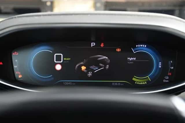 Peugeot 3008 (2023) thumbnail 17