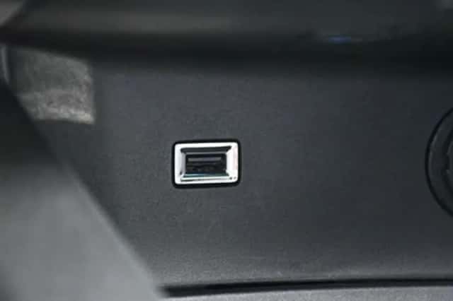 Peugeot 3008 (2023) thumbnail 25