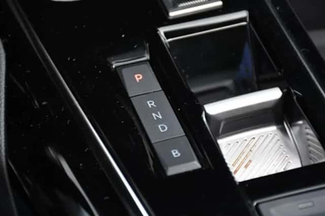 Peugeot 3008 (2023) thumbnail 27