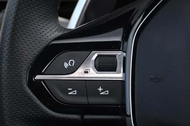 Peugeot 3008 (2023) thumbnail 29