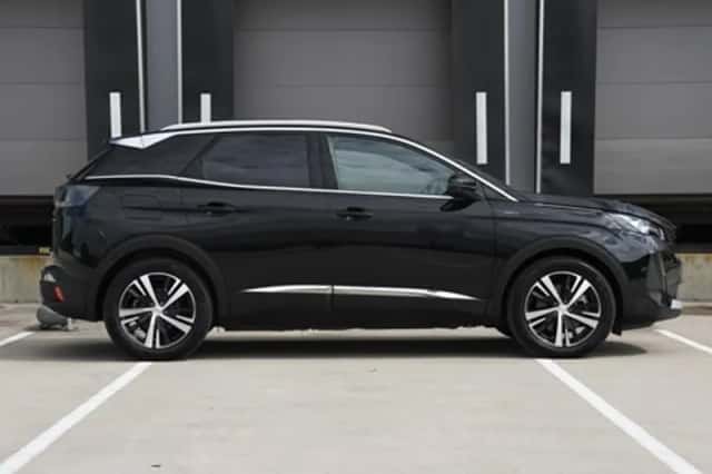 Peugeot 3008 (2023) thumbnail 4