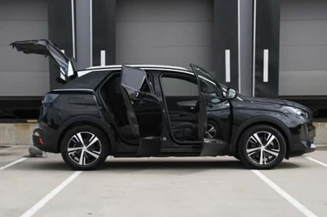 Peugeot 3008 (2023) thumbnail 35