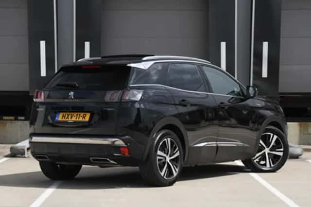 Peugeot 3008 (2023) thumbnail 5