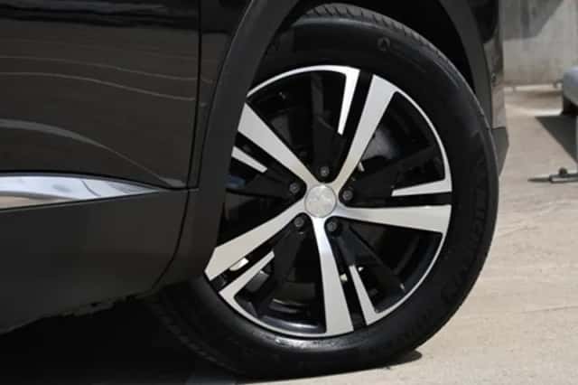 Peugeot 3008 (2023) thumbnail 7