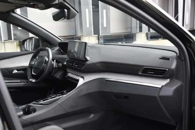 Peugeot 3008 (2023) thumbnail 9