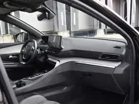 Peugeot 3008 (2023) thumbnail 9
