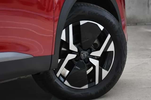 Peugeot 2008 (2024) thumbnail 7