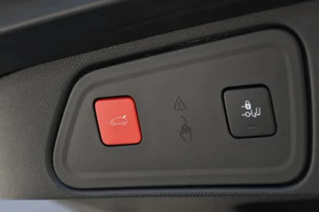Peugeot 3008 (2023) thumbnail 14
