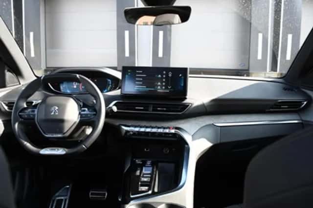 Peugeot 3008 (2023) thumbnail 15