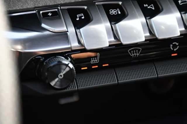 Peugeot 3008 (2023) thumbnail 26