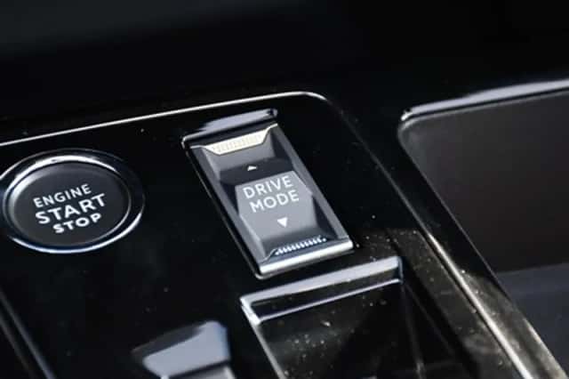 Peugeot 3008 (2023) thumbnail 27