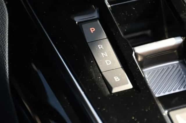 Peugeot 3008 (2023) thumbnail 28