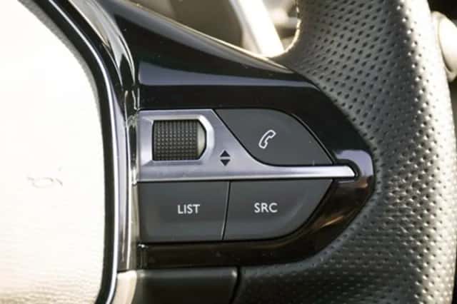 Peugeot 3008 (2023) thumbnail 29