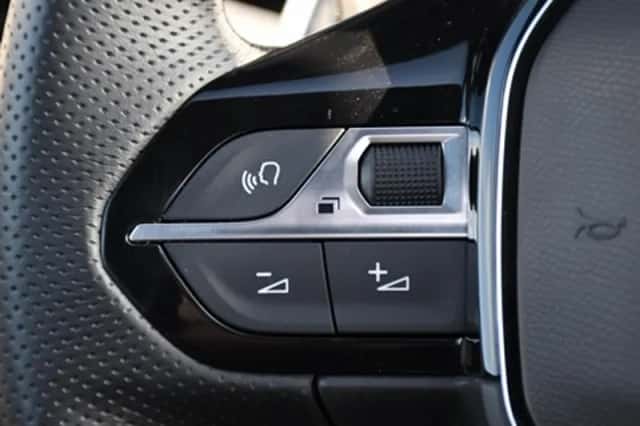 Peugeot 3008 (2023) thumbnail 30