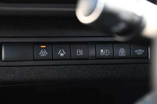 Peugeot 3008 (2023) thumbnail 32