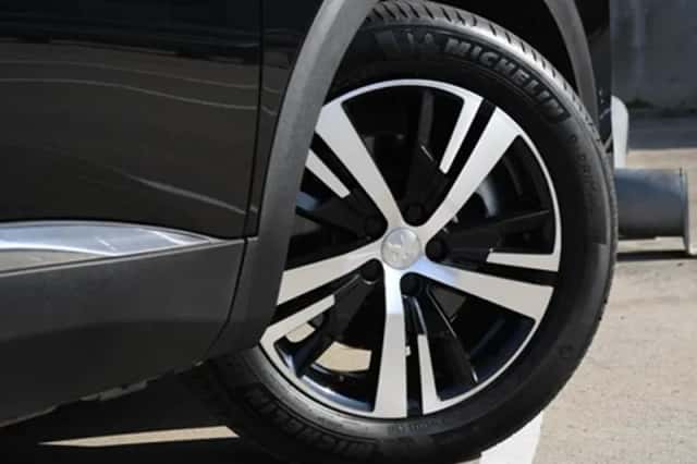 Peugeot 3008 (2023) thumbnail 7