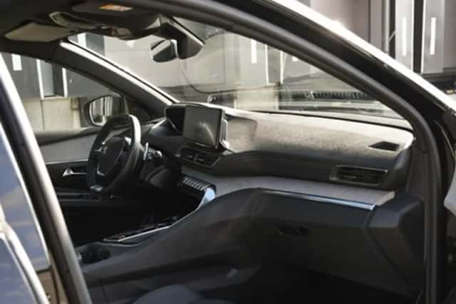 Peugeot 3008 (2023) thumbnail 9