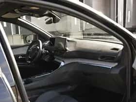 Peugeot 3008 (2023) thumbnail 9