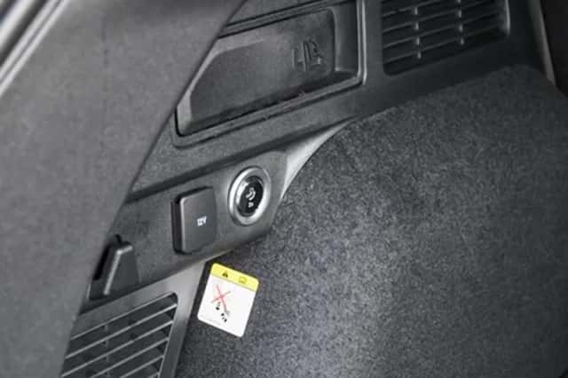 Ford Kuga (2023) thumbnail 16
