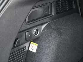 Ford Kuga (2023) thumbnail 16