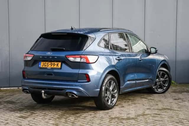 Ford Kuga (2023) thumbnail 5