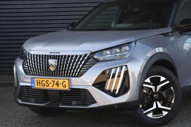 Peugeot e-2008 (2025) thumbnail 2