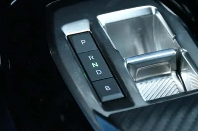 Peugeot e-2008 (2025) thumbnail 27