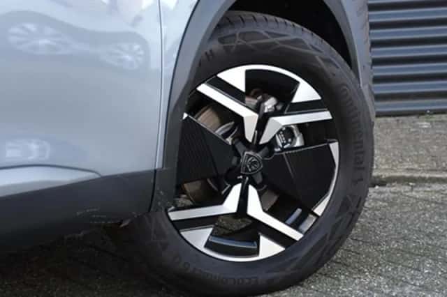 Peugeot e-2008 (2025) thumbnail 6