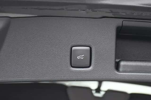 Ford Kuga (2023) thumbnail 15