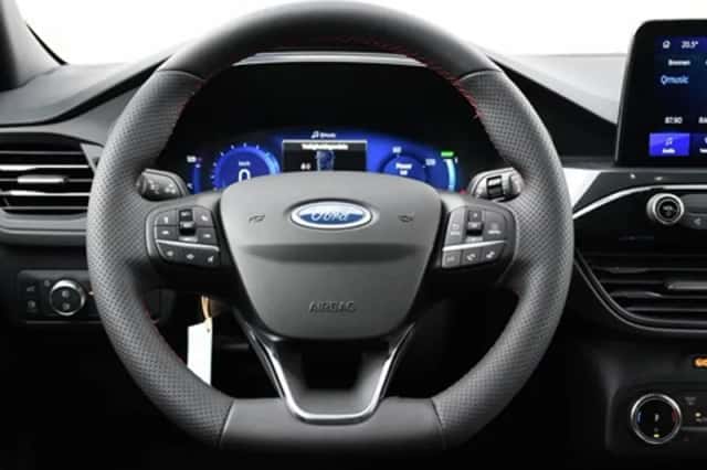 Ford Kuga (2023) thumbnail 17