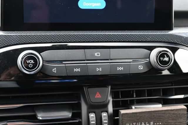 Ford Kuga (2023) thumbnail 26