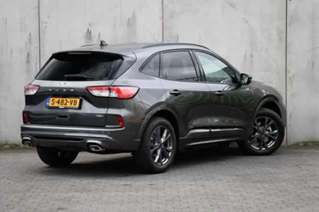 Ford Kuga (2023) thumbnail 4