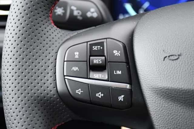 Ford Kuga (2023) thumbnail 33