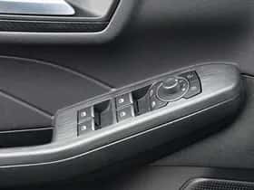 Ford Kuga (2023) thumbnail 36