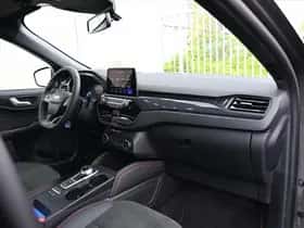 Ford Kuga (2023) thumbnail 9