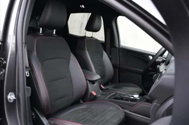 Ford Kuga (2023) thumbnail 10