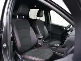 Ford Kuga (2023) thumbnail 10