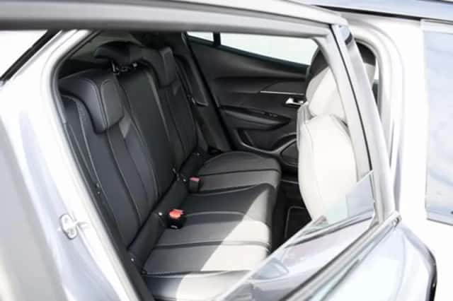 Peugeot 2008 (2024) thumbnail 12