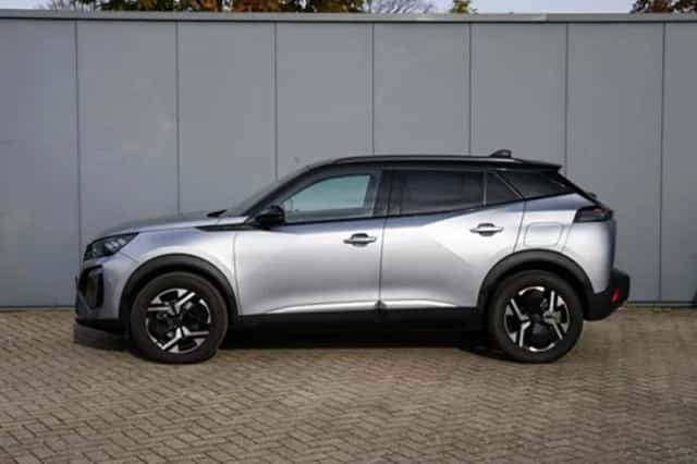 Peugeot 2008 (2024) thumbnail 3