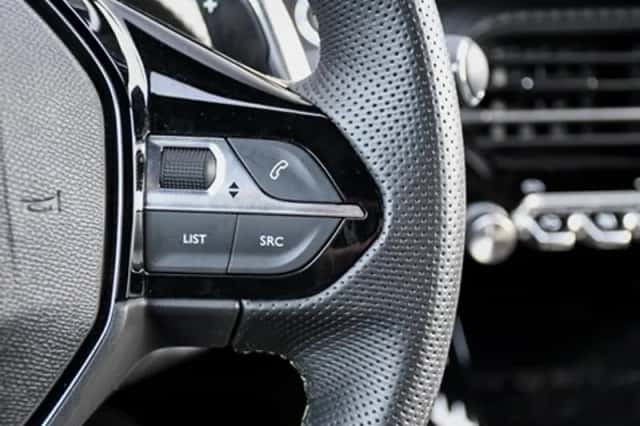 Peugeot 2008 (2024) thumbnail 27