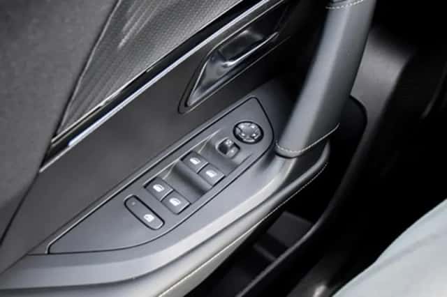 Peugeot 2008 (2024) thumbnail 32