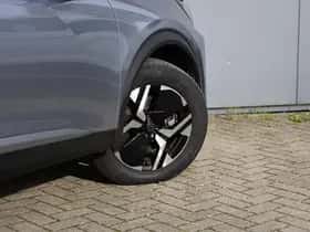 Peugeot 2008 (2024) thumbnail 7