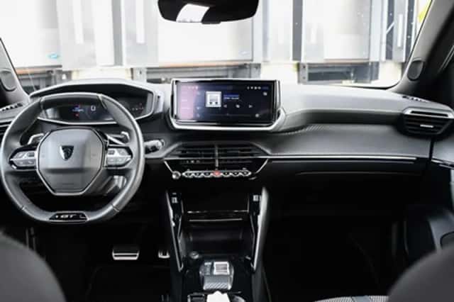 Peugeot 2008 (2024) thumbnail 14