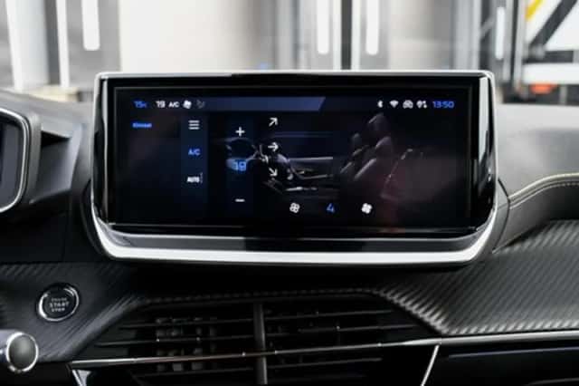 Peugeot 2008 (2024) thumbnail 21