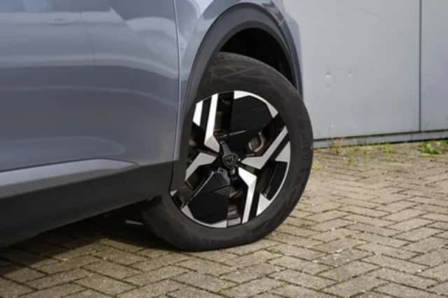 Peugeot 2008 (2024) thumbnail 7