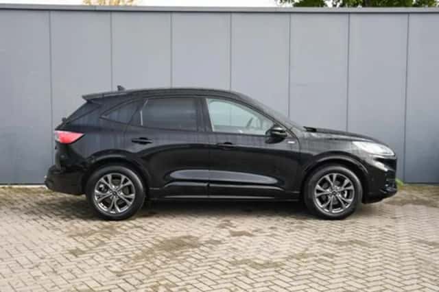 Ford Kuga (2023) thumbnail 4